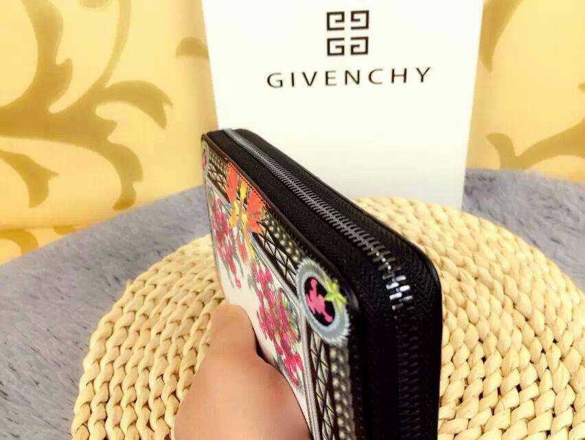 個性的なデザ 人気ブランドGivenchy 実物の写真 N品スーパーコピー代引き対応国内発送後払い安全必ず届く優良サイト